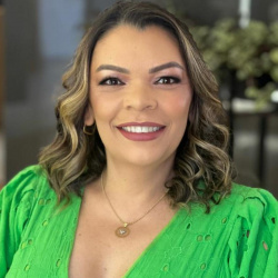 Adriana de Fátima Alves