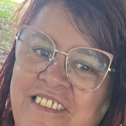 Dirce Helena de Souza
