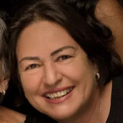 Lucia Aparecida de Oliveira Silva