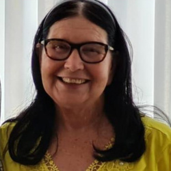 Maria Márcia Muniz Santiago