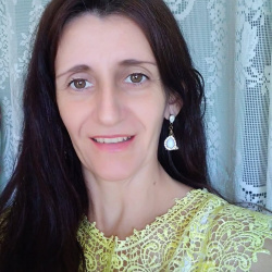 Karla Cristina Alvares de Almeida