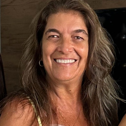 Luciana de Almeida Ribeiro