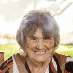 Nely Maria de Melo Moreira
