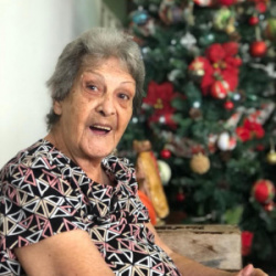 Luiza Zerlotini  Saldanha